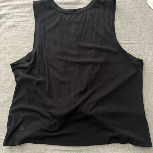 🎅🏼5/$10 Black Sleeveless Twist Front Top - Picture 3 of 3